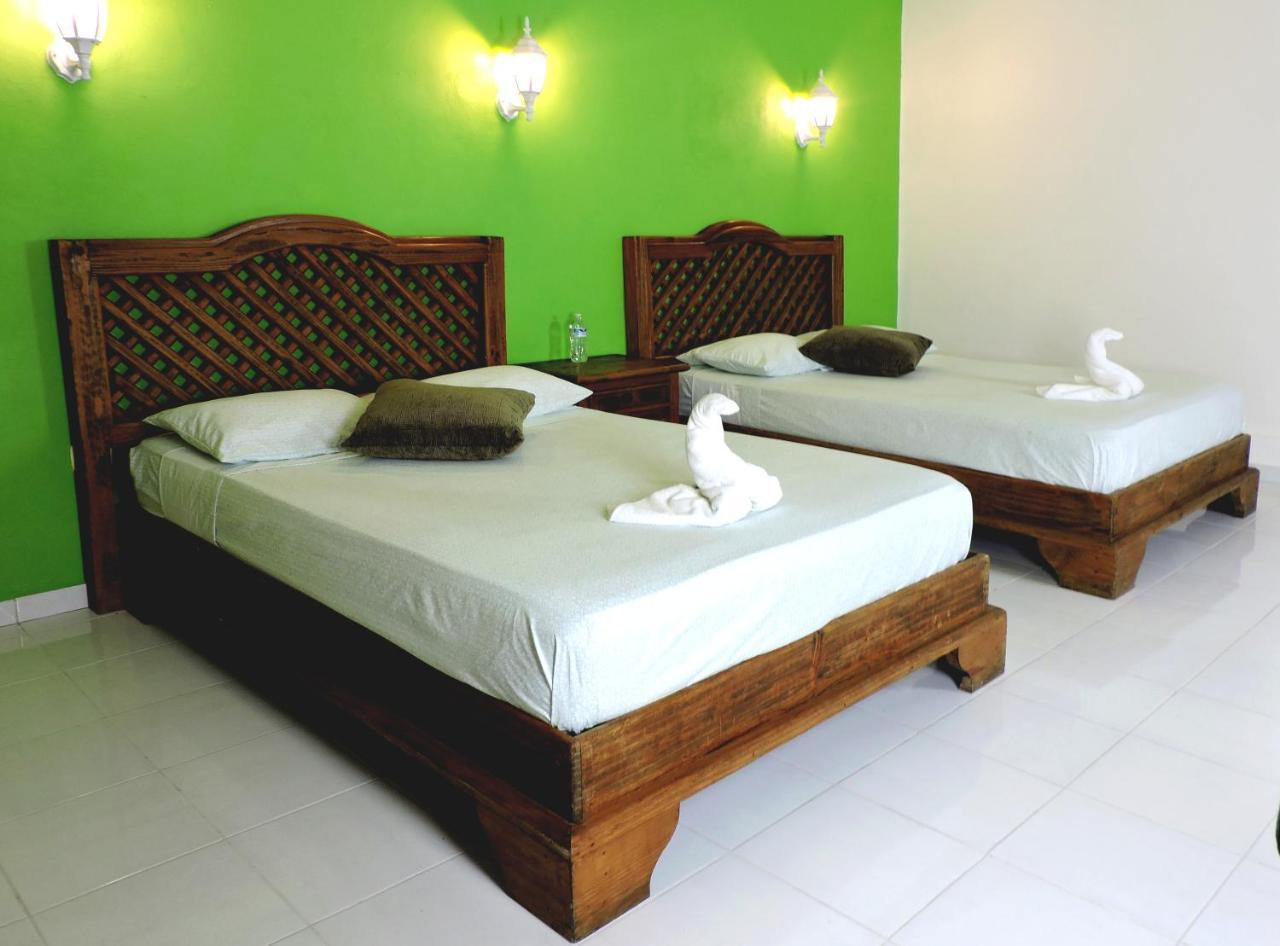Hotel Valladolid Buitenkant foto