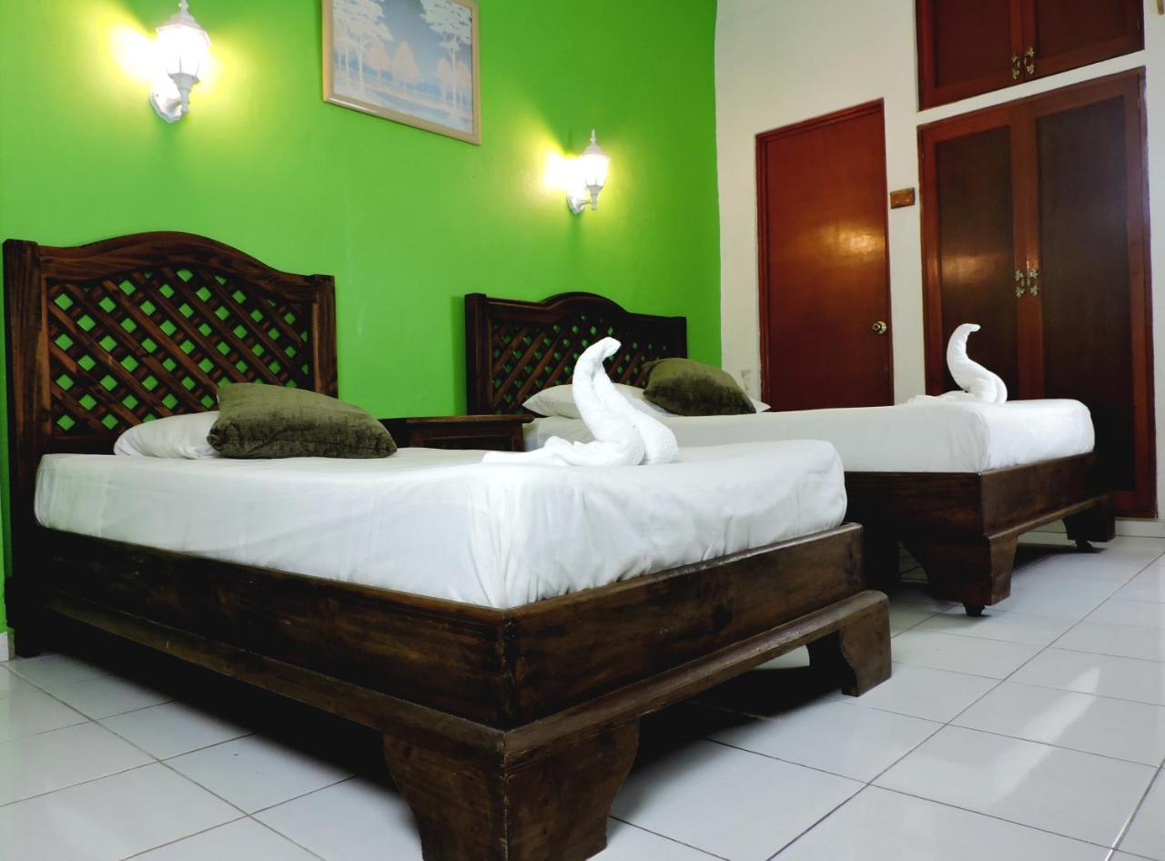 Hotel Valladolid Buitenkant foto