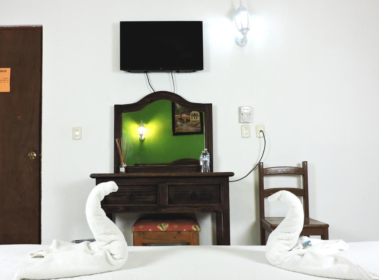 Hotel Valladolid Buitenkant foto