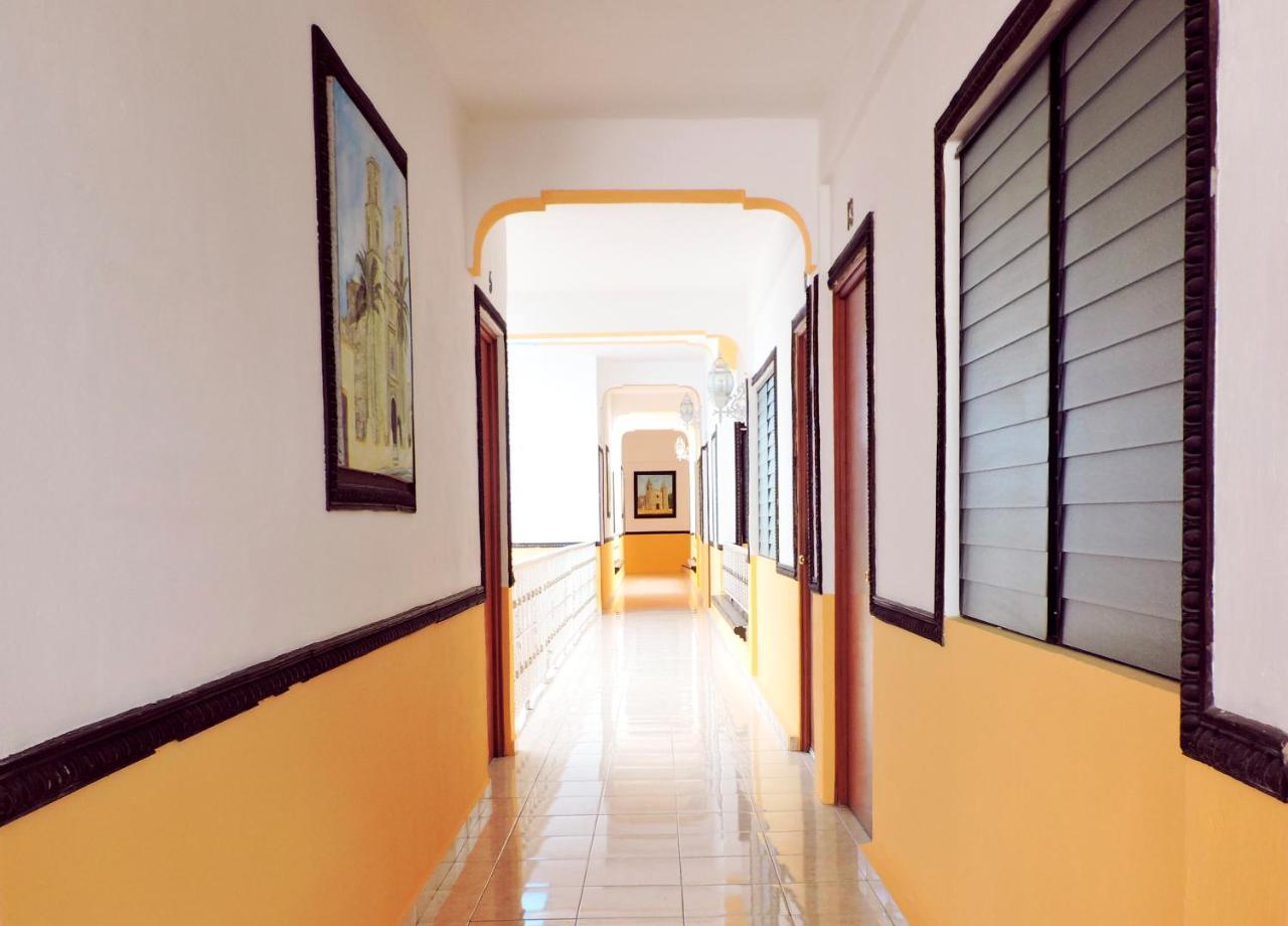 Hotel Valladolid Buitenkant foto