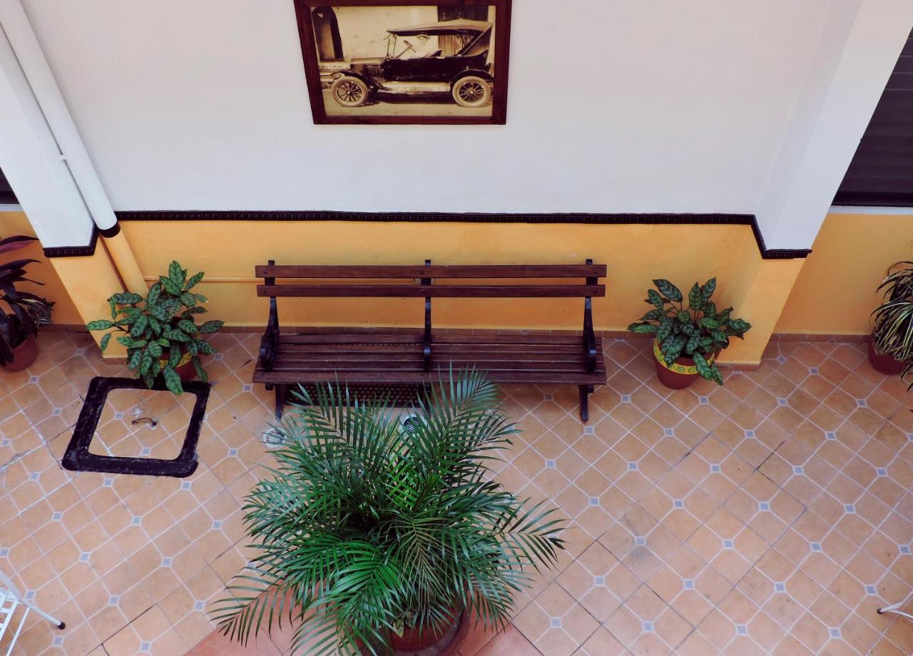 Hotel Valladolid Buitenkant foto