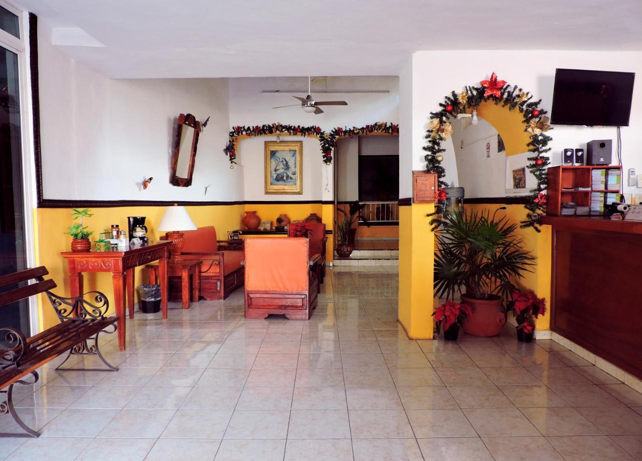 Hotel Valladolid Buitenkant foto